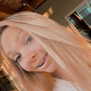 Meet your Posher, Lily